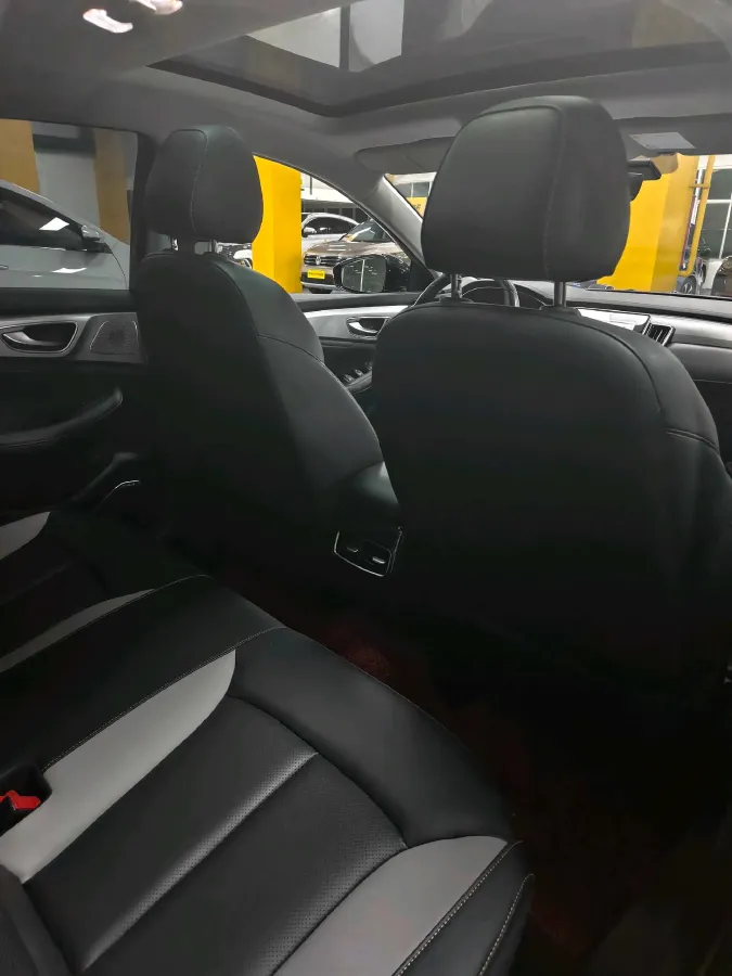 2020 Roewe i6 MAX 1.5T 173HP L4 7DCT,autocango,china used car exporter,china ev exporter,chinese used car exporter,chinese used ev exporter