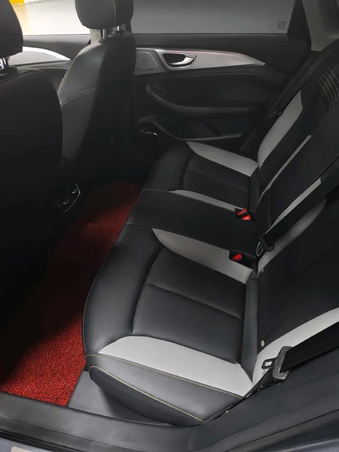 2020 Roewe i6 MAX 1.5T 173HP L4 7DCT,autocango,china used car exporter,china ev exporter,chinese used car exporter,chinese used ev exporter