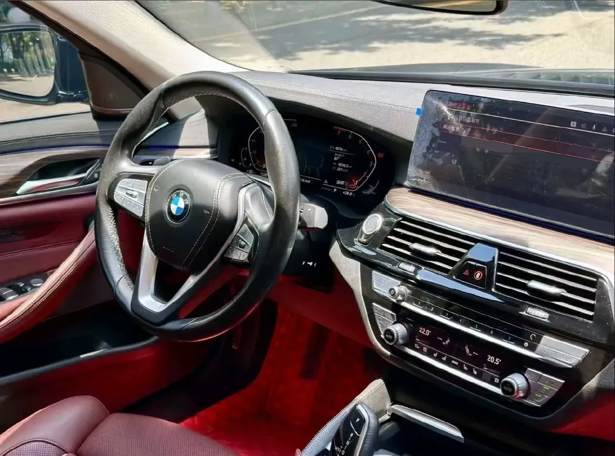 2022 BMW 5 Series 2.0T 252HP L4 8AT,autocango,china used car exporter,china ev exporter,chinese used car exporter,chinese used ev exporter