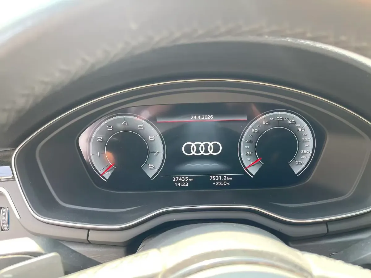 2023 Audi A4L 2.0T 190HP L4 7DCT,autocango,china used car exporter,china ev exporter,chinese used car exporter,chinese used ev exporter