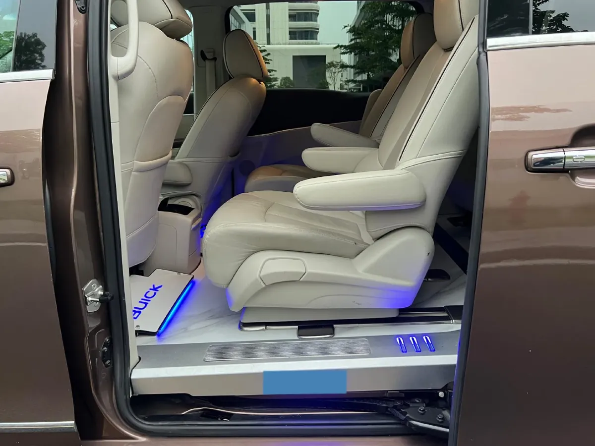 2021 Buick GL8 2.0T 237HP L4 9AT,autocango,china used car exporter,china ev exporter,chinese used car exporter,chinese used ev exporter