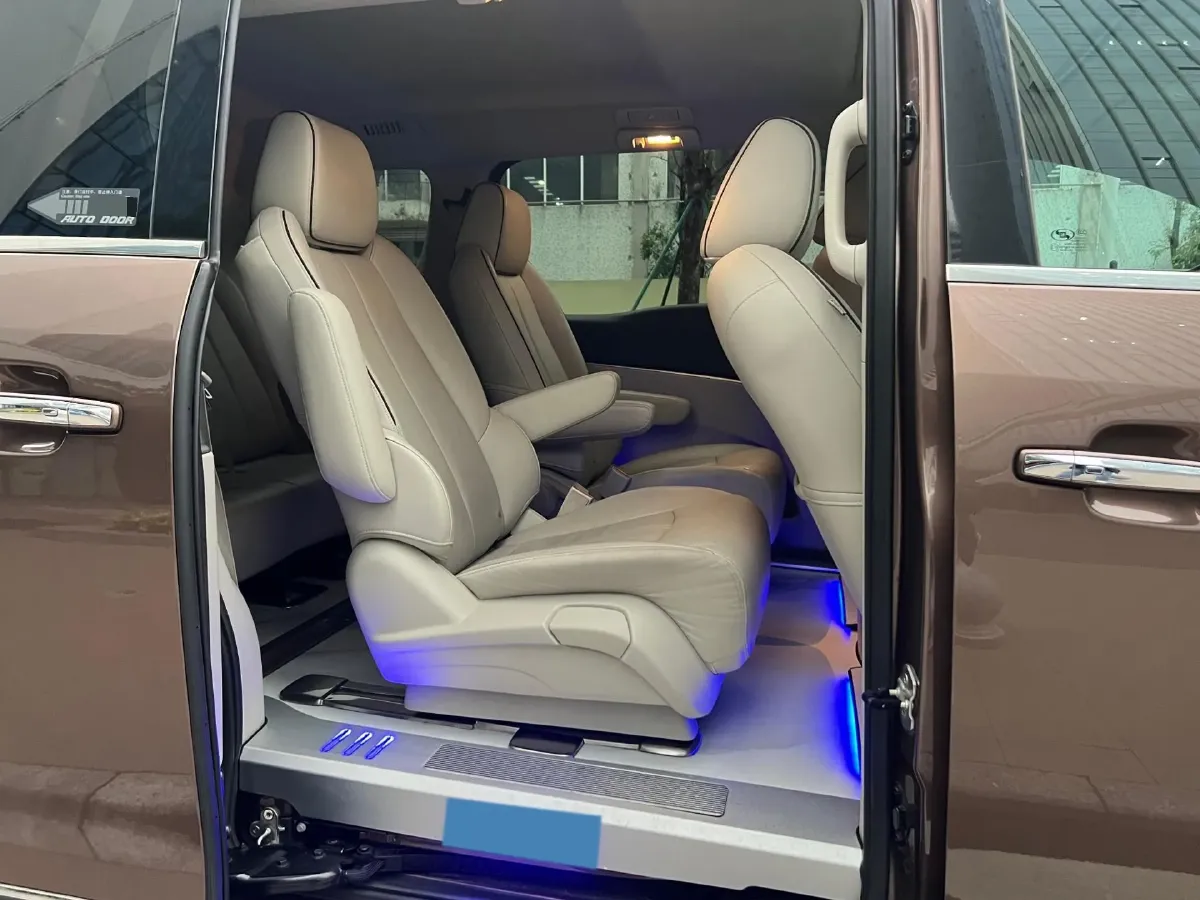 2021 Buick GL8 2.0T 237HP L4 9AT,autocango,china used car exporter,china ev exporter,chinese used car exporter,chinese used ev exporter