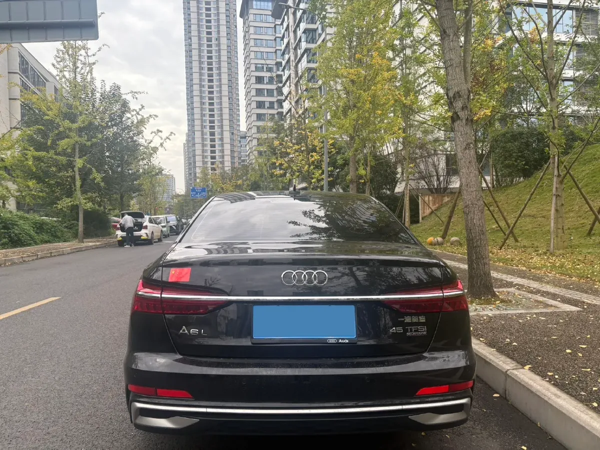 2024 Audi A6L 2.0T 245HP L4 7DCT,autocango,china used car exporter,china ev exporter,chinese used car exporter,chinese used ev exporter