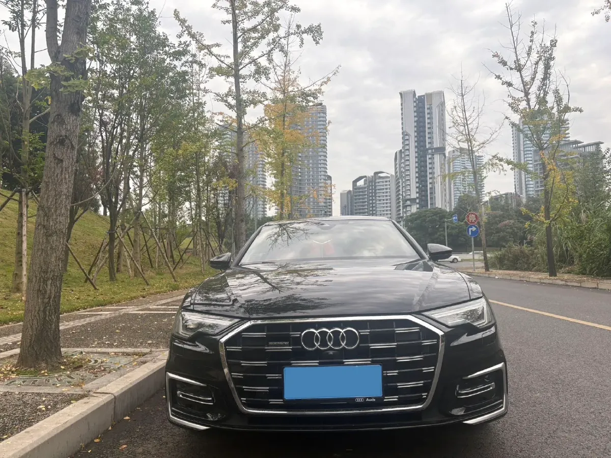 2024 Audi A6L 2.0T 245HP L4 7DCT,autocango,china used car exporter,china ev exporter,chinese used car exporter,chinese used ev exporter