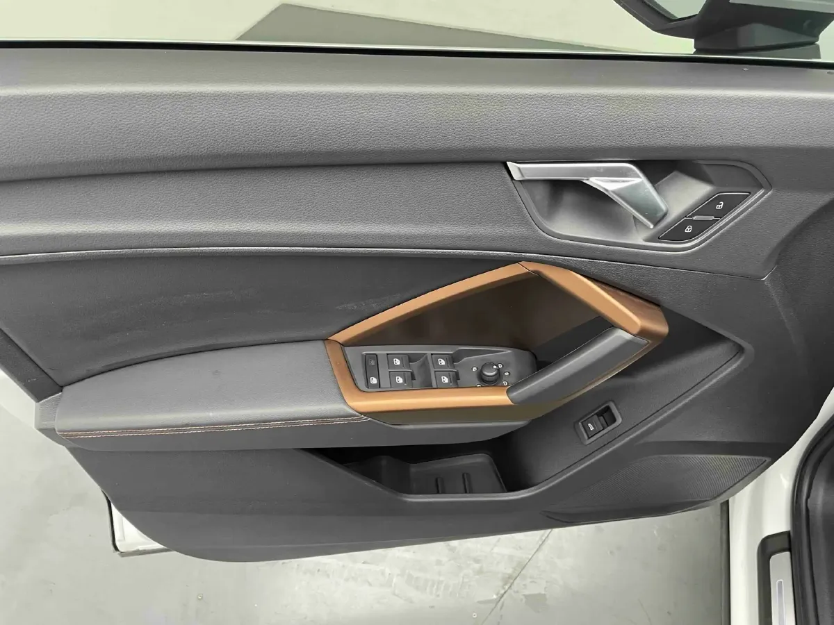 2022 Audi Q3 1.4T 150HP L4 7DCT,autocango,china used car exporter,china ev exporter,chinese used car exporter,chinese used ev exporter