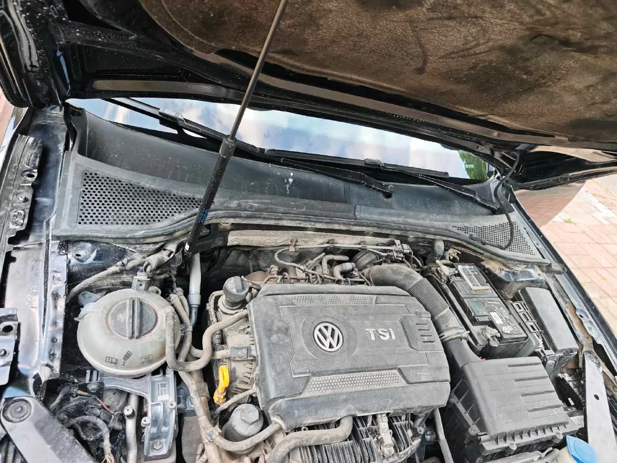 2018 Volkswagen Magotan 1.8T 180HP L4 7DCT,autocango,china used car exporter,china ev exporter,chinese used car exporter,chinese used ev exporter