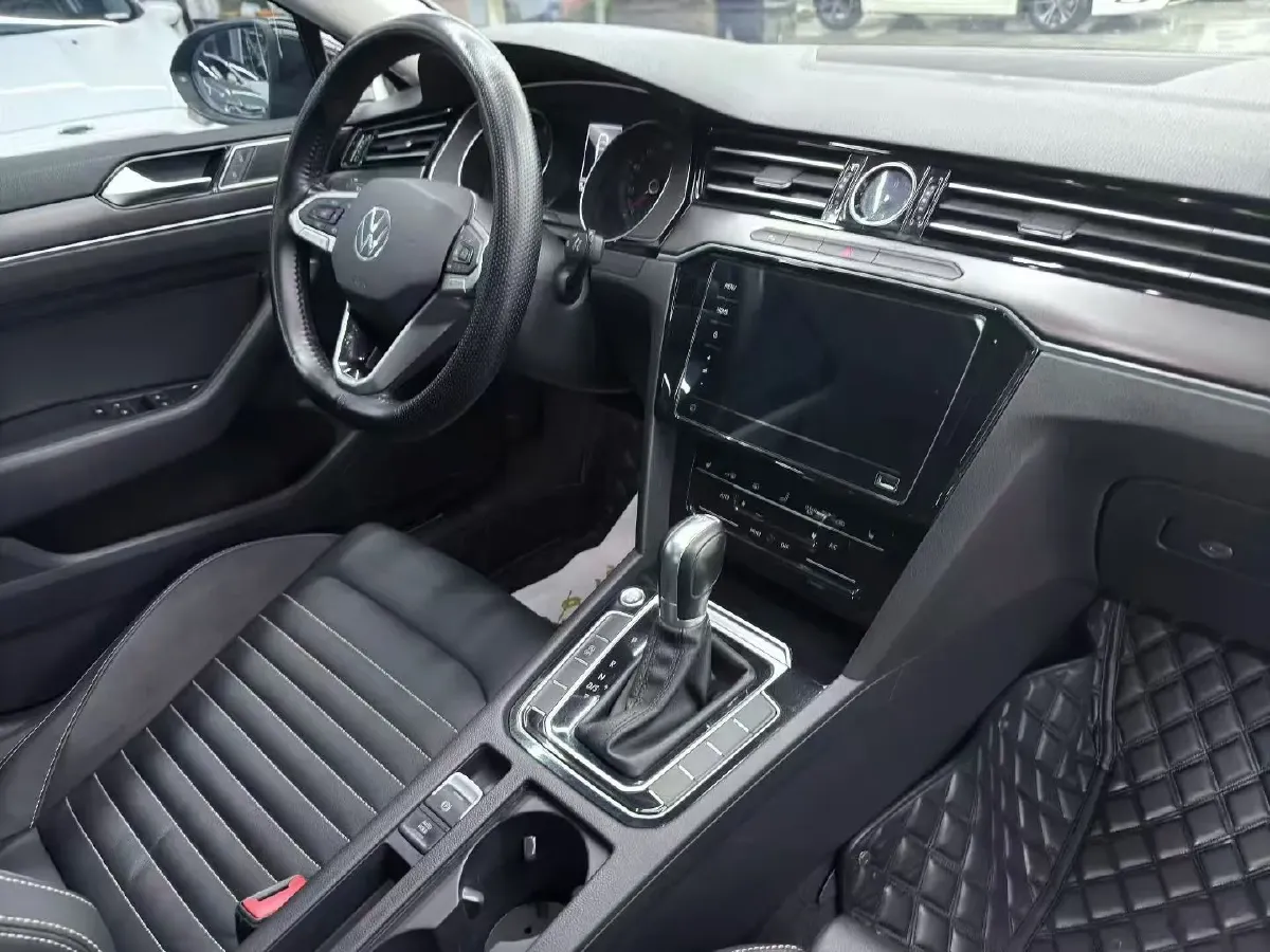 2020 Volkswagen Magotan 2.0T 186HP L4 7DCT,autocango,china used car exporter,china ev exporter,chinese used car exporter,chinese used ev exporter