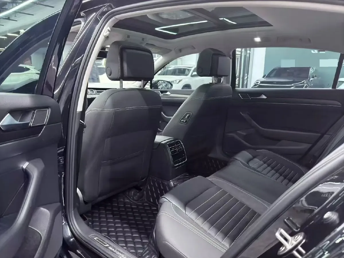 2020 Volkswagen Magotan 2.0T 186HP L4 7DCT,autocango,china used car exporter,china ev exporter,chinese used car exporter,chinese used ev exporter