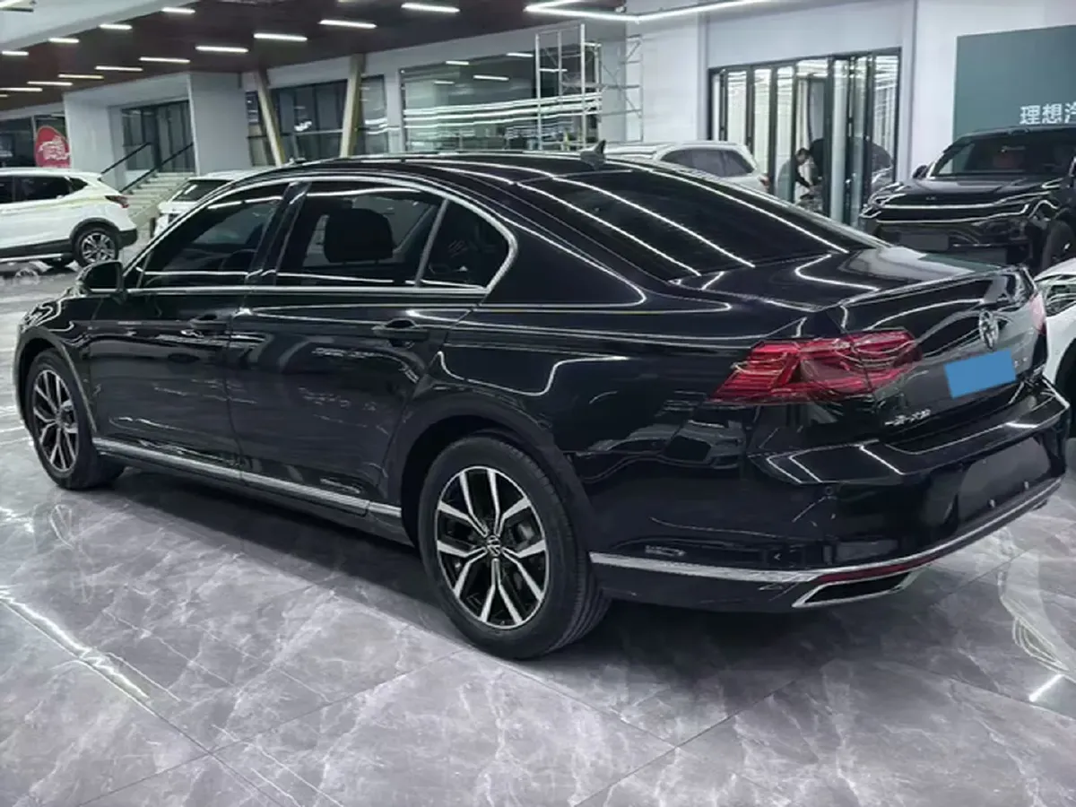 2020 Volkswagen Magotan 2.0T 186HP L4 7DCT,autocango,china used car exporter,china ev exporter,chinese used car exporter,chinese used ev exporter