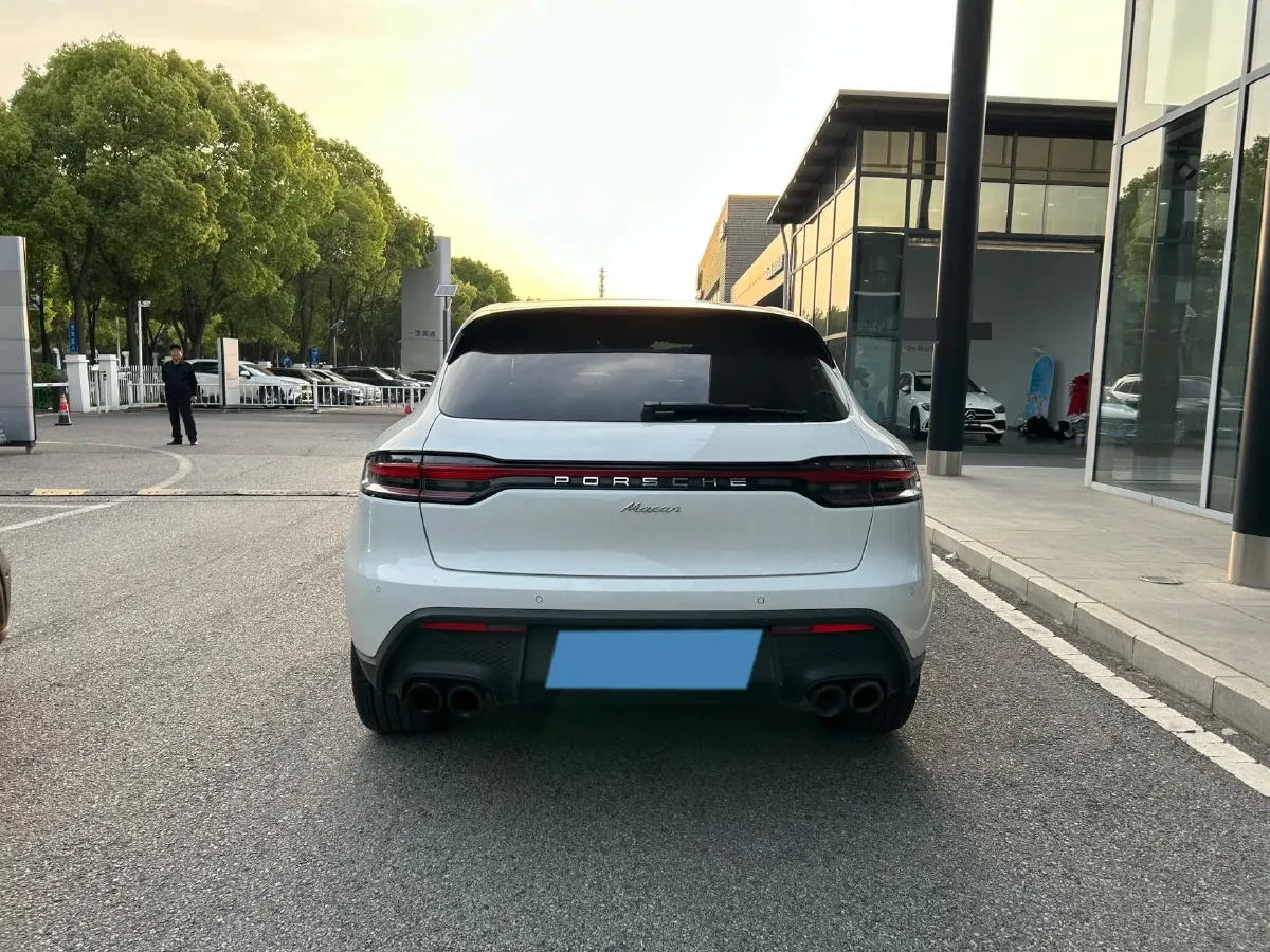 2023 Porsche Macan 2.0T 265HP L4 7DCT,autocango,china used car exporter,china ev exporter,chinese used car exporter,chinese used ev exporter