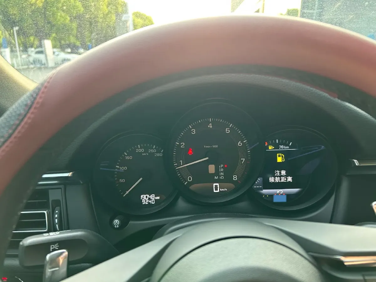 2023 Porsche Macan 2.0T 265HP L4 7DCT,autocango,china used car exporter,china ev exporter,chinese used car exporter,chinese used ev exporter