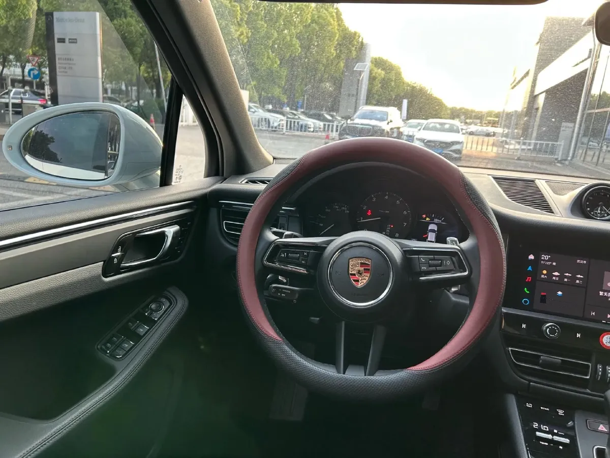 2023 Porsche Macan 2.0T 265HP L4 7DCT,autocango,china used car exporter,china ev exporter,chinese used car exporter,chinese used ev exporter