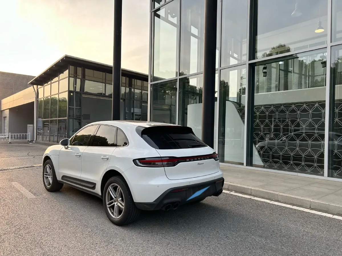 2023 Porsche Macan 2.0T 265HP L4 7DCT,autocango,china used car exporter,china ev exporter,chinese used car exporter,chinese used ev exporter