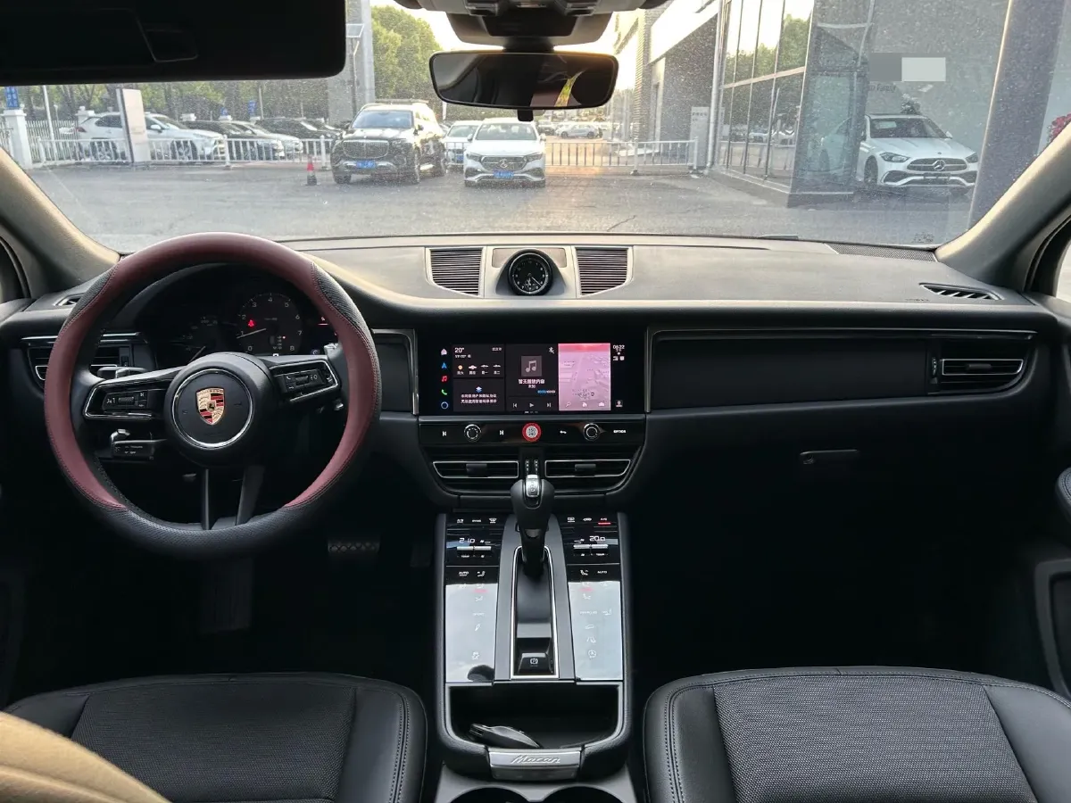 2023 Porsche Macan 2.0T 265HP L4 7DCT,autocango,china used car exporter,china ev exporter,chinese used car exporter,chinese used ev exporter
