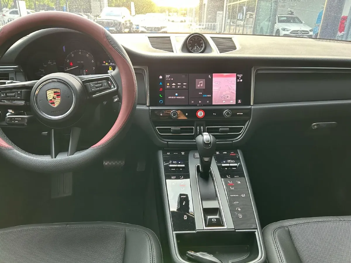 2023 Porsche Macan 2.0T 265HP L4 7DCT,autocango,china used car exporter,china ev exporter,chinese used car exporter,chinese used ev exporter