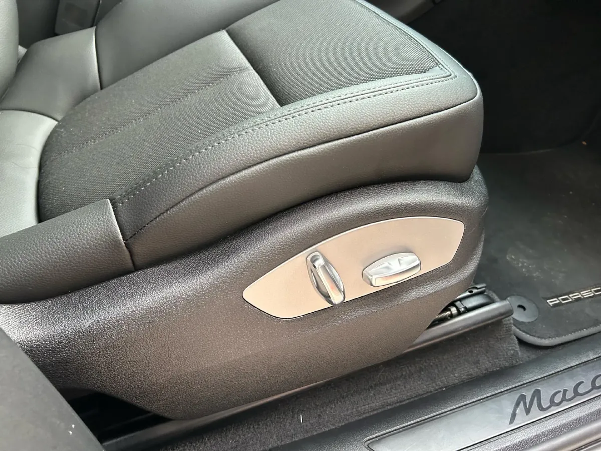 2023 Porsche Macan 2.0T 265HP L4 7DCT,autocango,china used car exporter,china ev exporter,chinese used car exporter,chinese used ev exporter