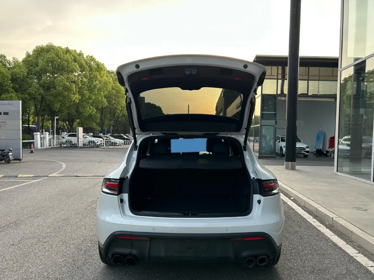 2023 Porsche Macan 2.0T 265HP L4 7DCT,autocango,china used car exporter,china ev exporter,chinese used car exporter,chinese used ev exporter