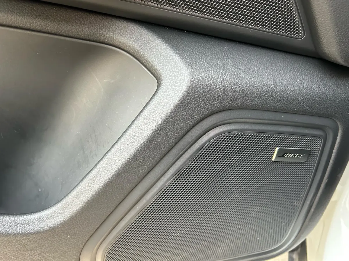 2023 Porsche Macan 2.0T 265HP L4 7DCT,autocango,china used car exporter,china ev exporter,chinese used car exporter,chinese used ev exporter