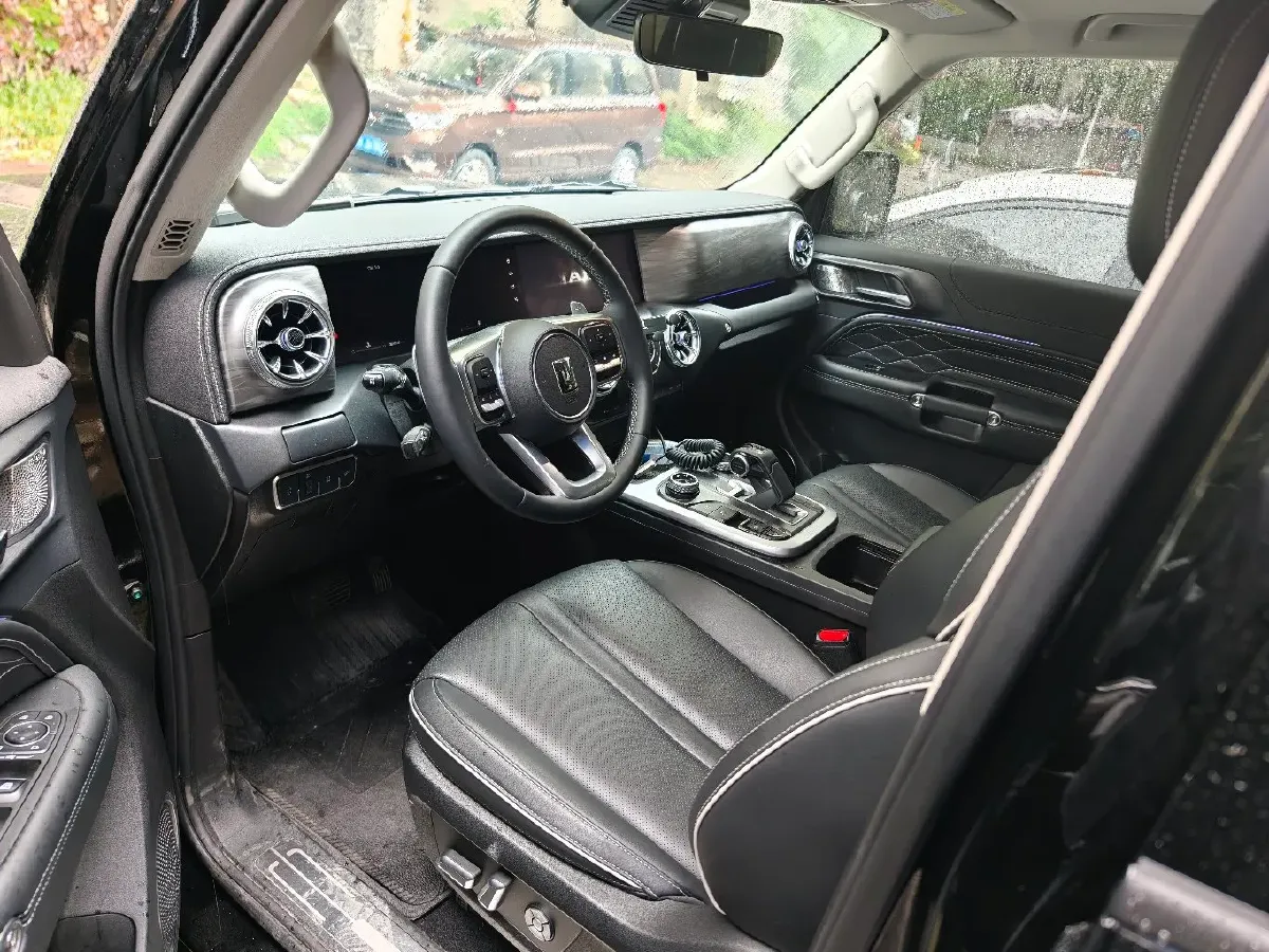 2024 Tank 300 2.0T 227HP L4 8AT,autocango,china used car exporter,china ev exporter,chinese used car exporter,chinese used ev exporter