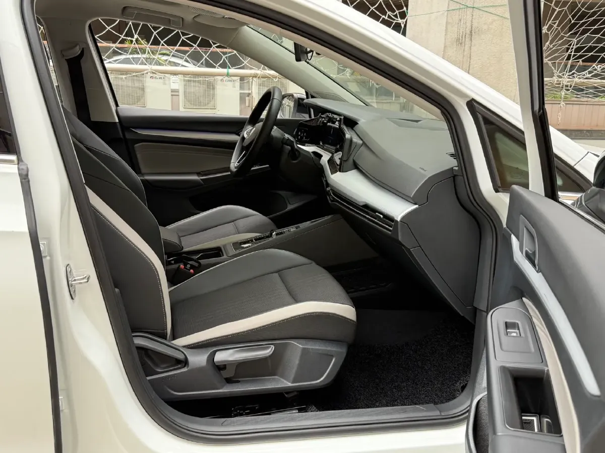 2021 Volkswagen Golf 1.4T 150HP L4 7DCT,autocango,china used car exporter,china ev exporter,chinese used car exporter,chinese used ev exporter