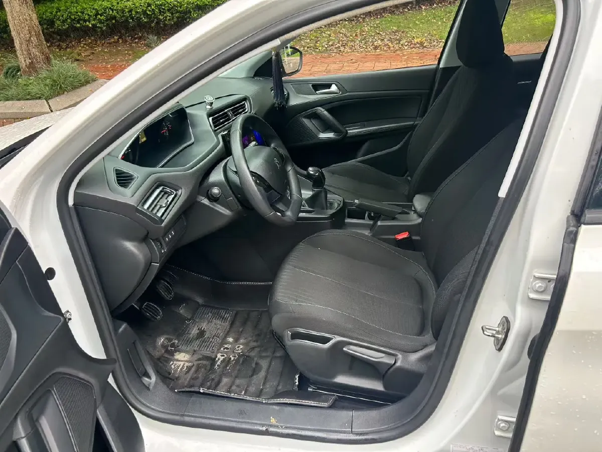 2016 Peugeot 308 1.2T 136HP L3 5MT,autocango,china used car exporter,china ev exporter,chinese used car exporter,chinese used ev exporter