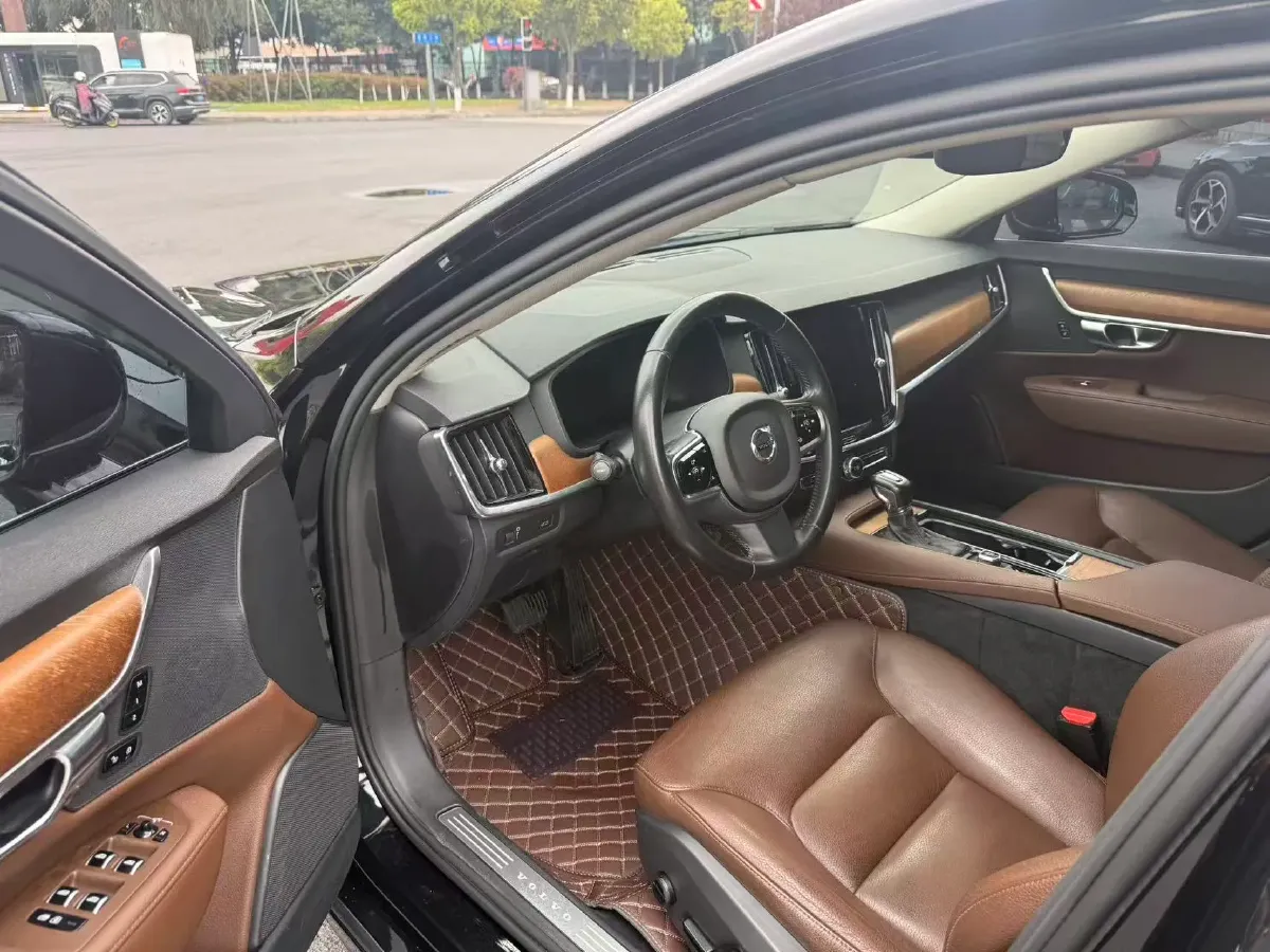 2020 Volvo S90 2.0T 254HP L4 8AT,autocango,china used car exporter,china ev exporter,chinese used car exporter,chinese used ev exporter