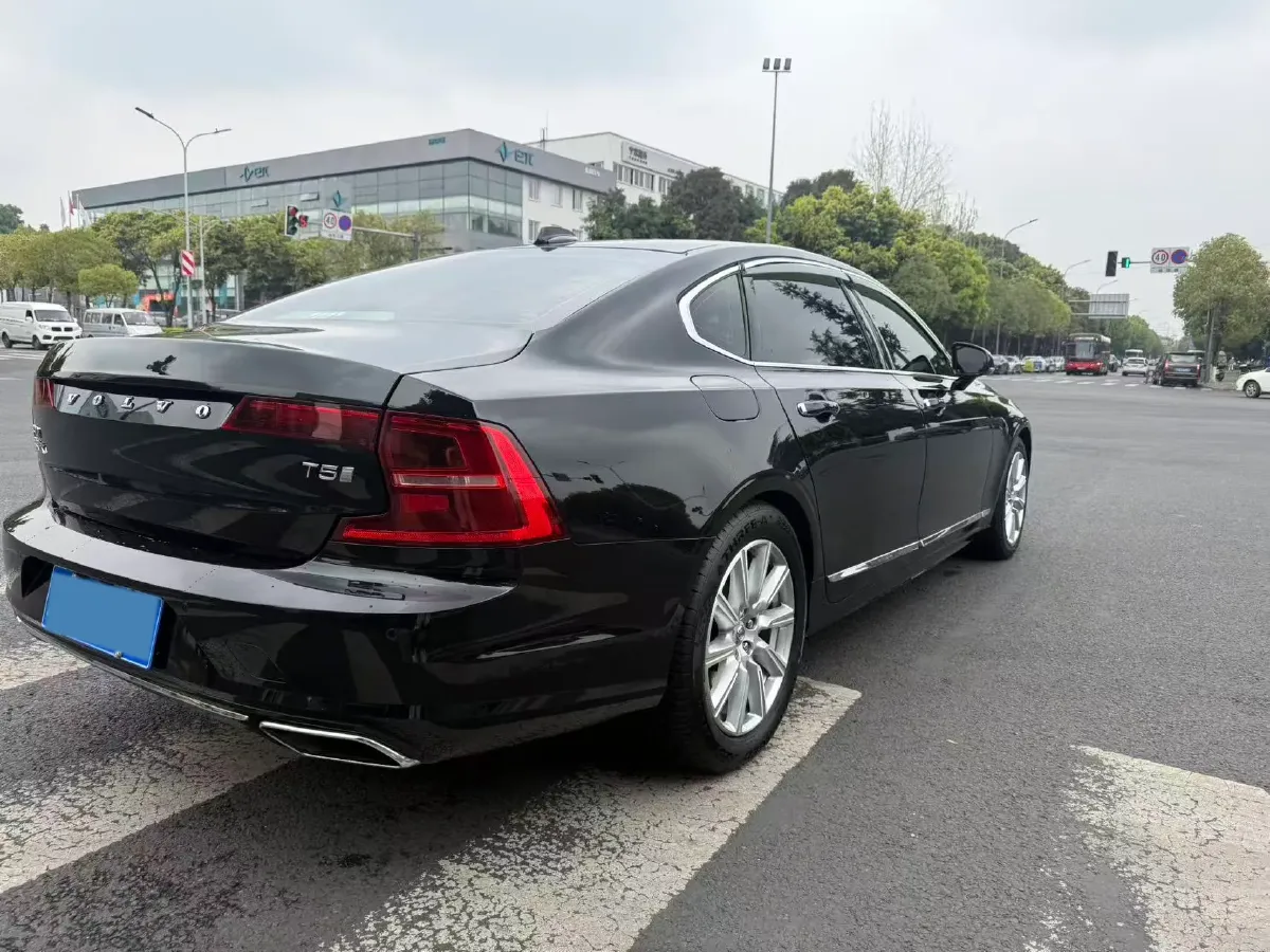 2020 Volvo S90 2.0T 254HP L4 8AT,autocango,china used car exporter,china ev exporter,chinese used car exporter,chinese used ev exporter
