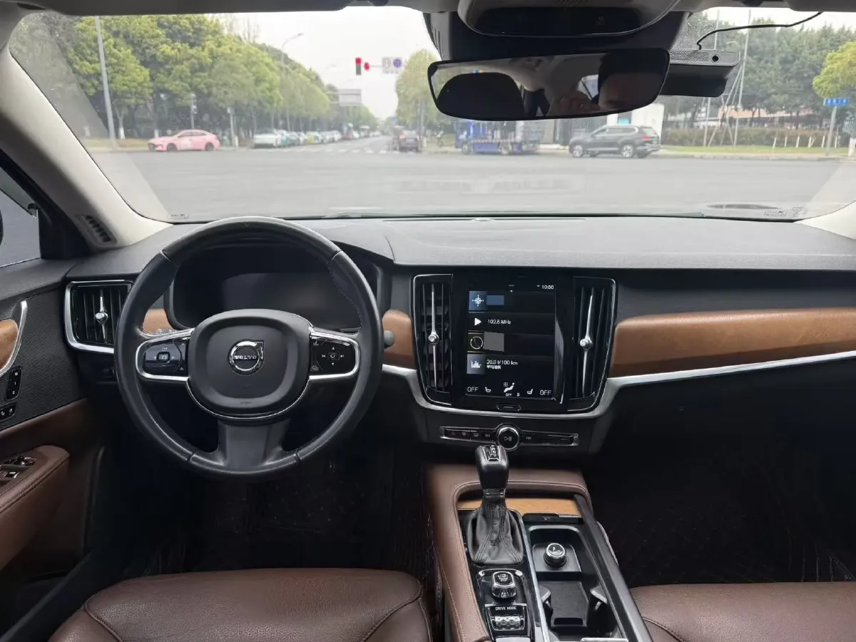2020 Volvo S90 2.0T 254HP L4 8AT,autocango,china used car exporter,china ev exporter,chinese used car exporter,chinese used ev exporter
