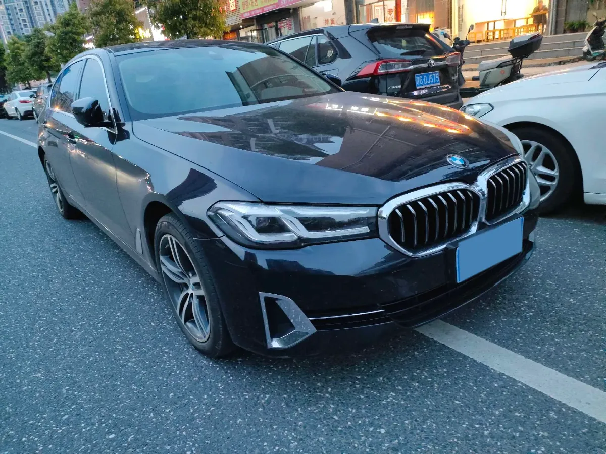 2022 BMW 5 Series 2.0T 252HP L4 8AT,autocango,china used car exporter,china ev exporter,chinese used car exporter,chinese used ev exporter