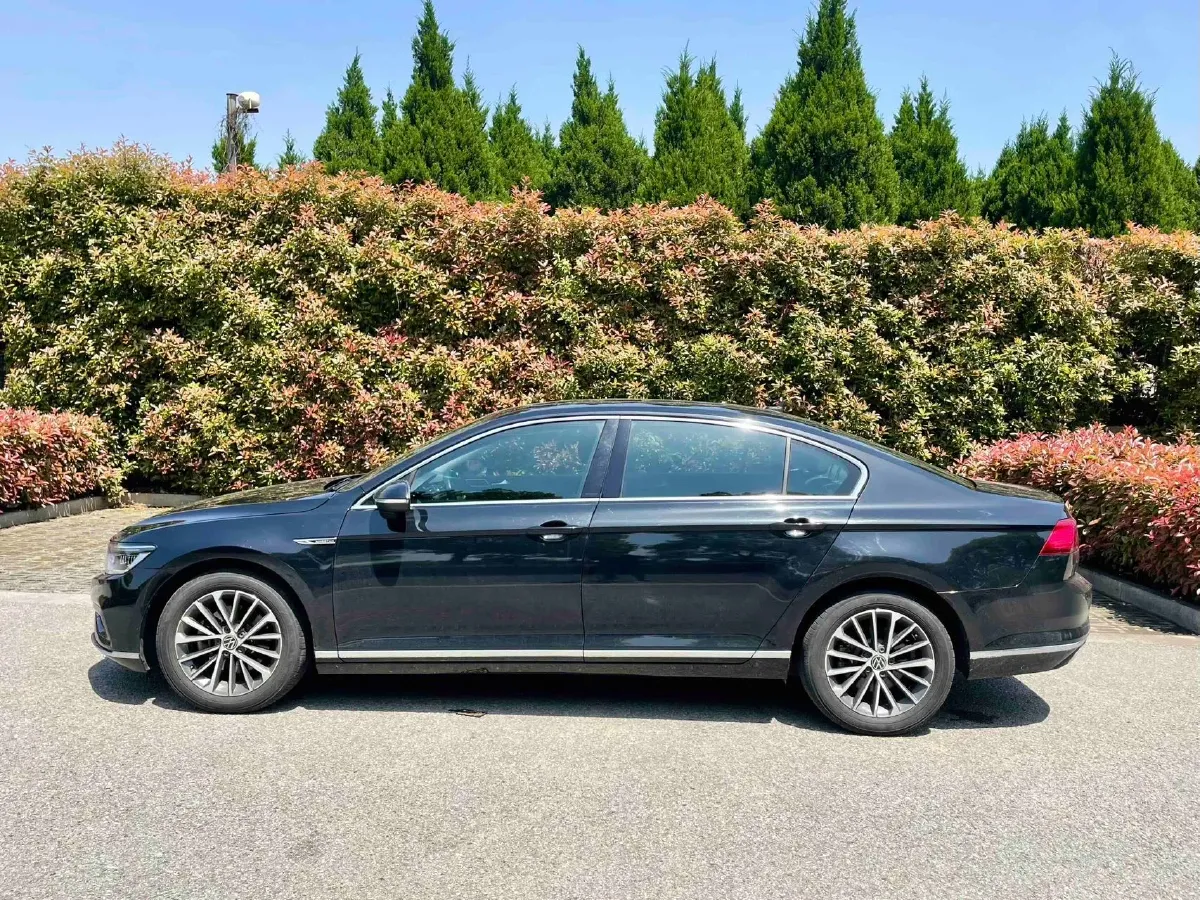 2020 Volkswagen Magotan 2.0T 186HP L4 7DCT,autocango,china used car exporter,china ev exporter,chinese used car exporter,chinese used ev exporter