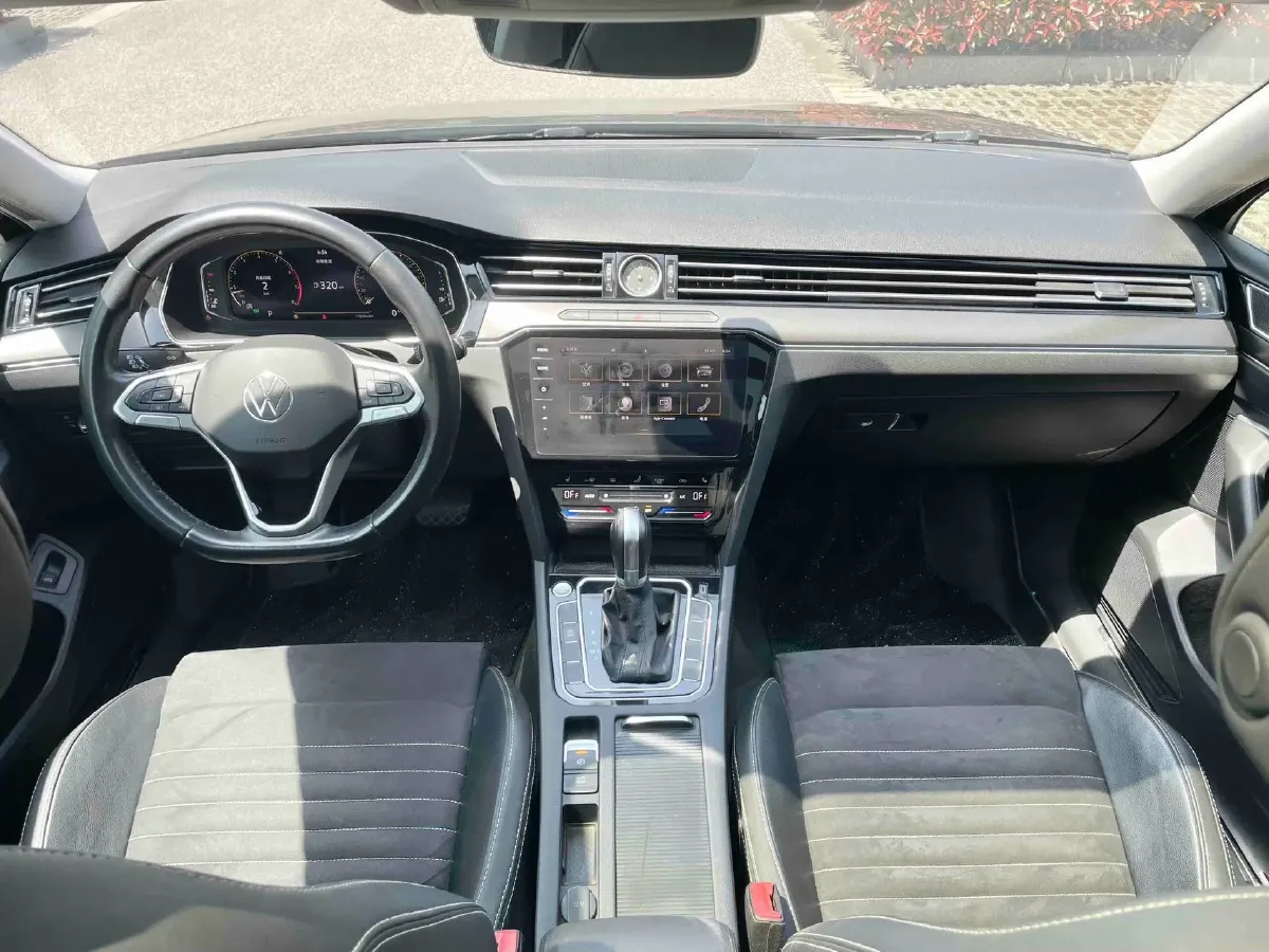 2020 Volkswagen Magotan 2.0T 186HP L4 7DCT,autocango,china used car exporter,china ev exporter,chinese used car exporter,chinese used ev exporter