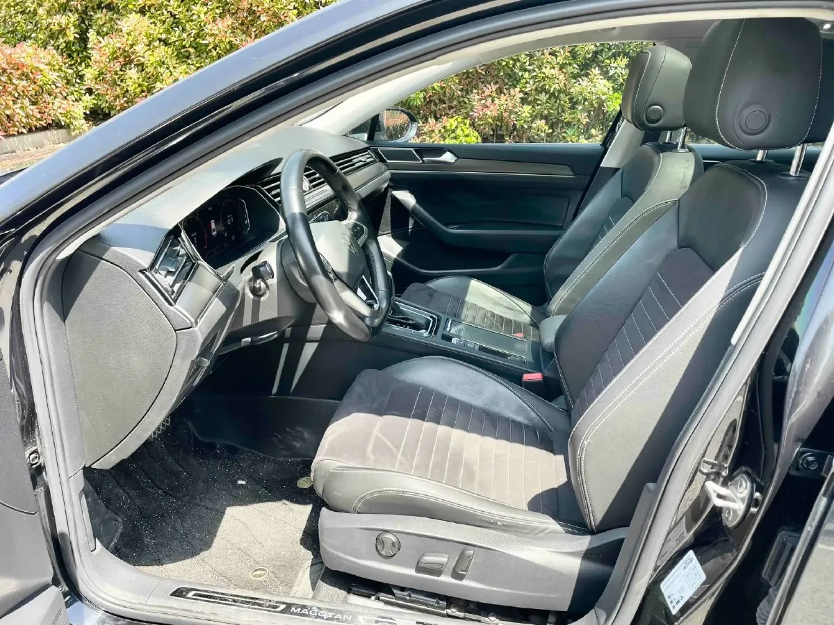 2020 Volkswagen Magotan 2.0T 186HP L4 7DCT,autocango,china used car exporter,china ev exporter,chinese used car exporter,chinese used ev exporter