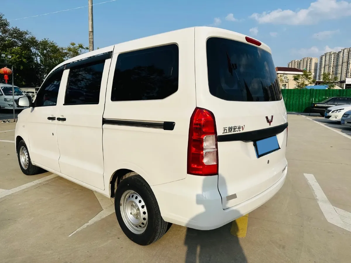 2019 WuLing HongGuang V 1.5L 99HP L4 6MT,autocango,china used car exporter,china ev exporter,chinese used car exporter,chinese used ev exporter