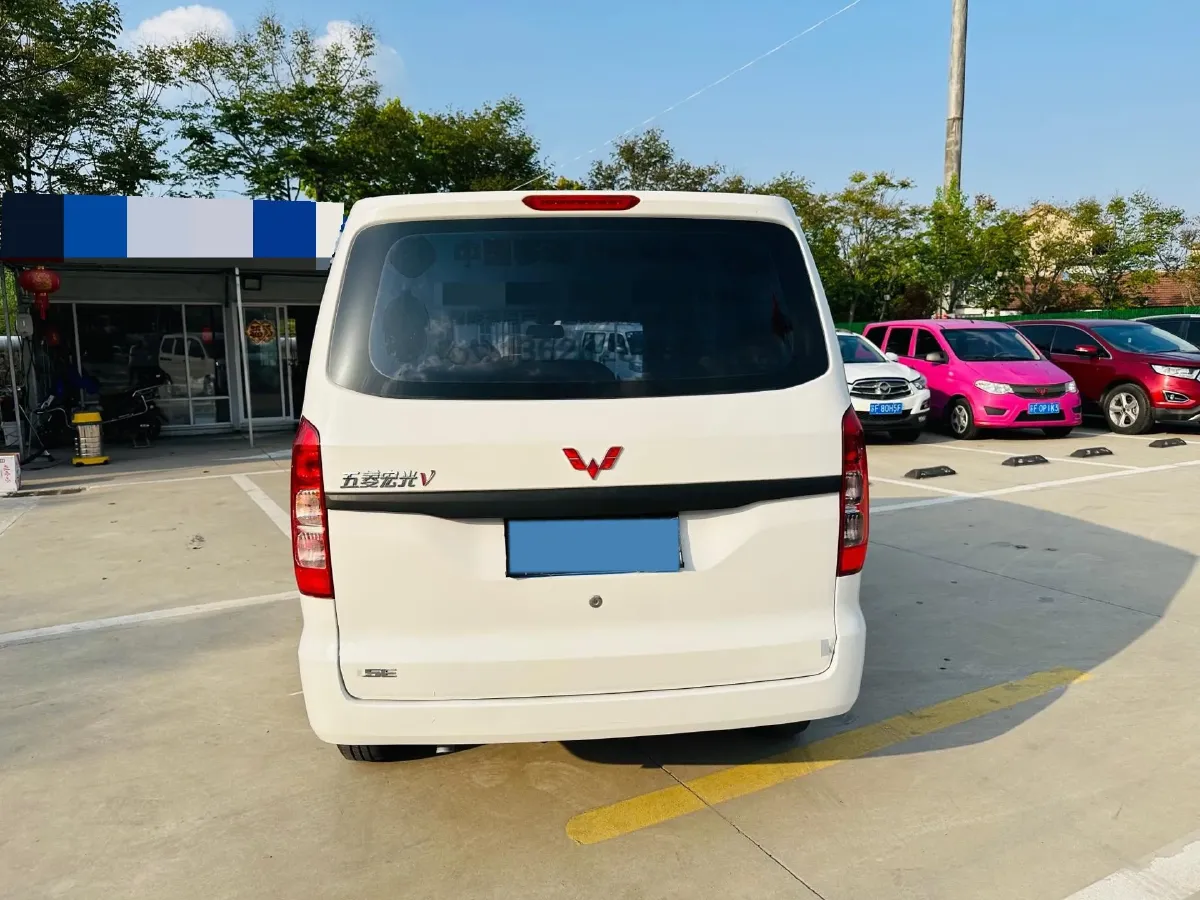 2019 WuLing HongGuang V 1.5L 99HP L4 6MT,autocango,china used car exporter,china ev exporter,chinese used car exporter,chinese used ev exporter