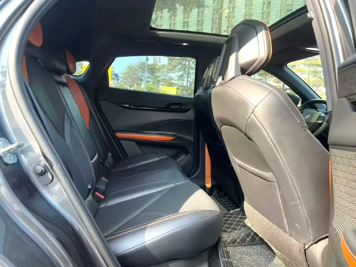 2022 ChangAn UNI-V 1.5T 188HP L4 7DCT,autocango,china used car exporter,china ev exporter,chinese used car exporter,chinese used ev exporter