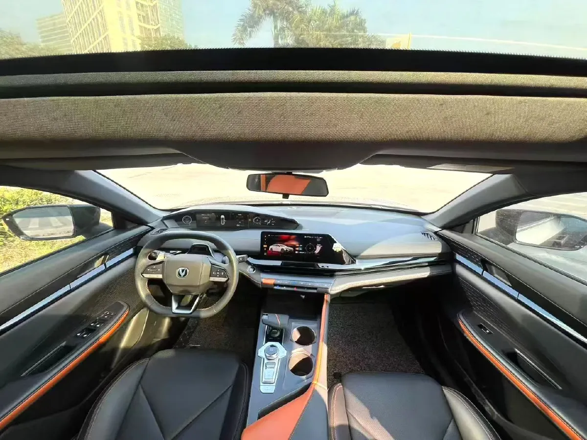 2022 ChangAn UNI-V 1.5T 188HP L4 7DCT,autocango,china used car exporter,china ev exporter,chinese used car exporter,chinese used ev exporter