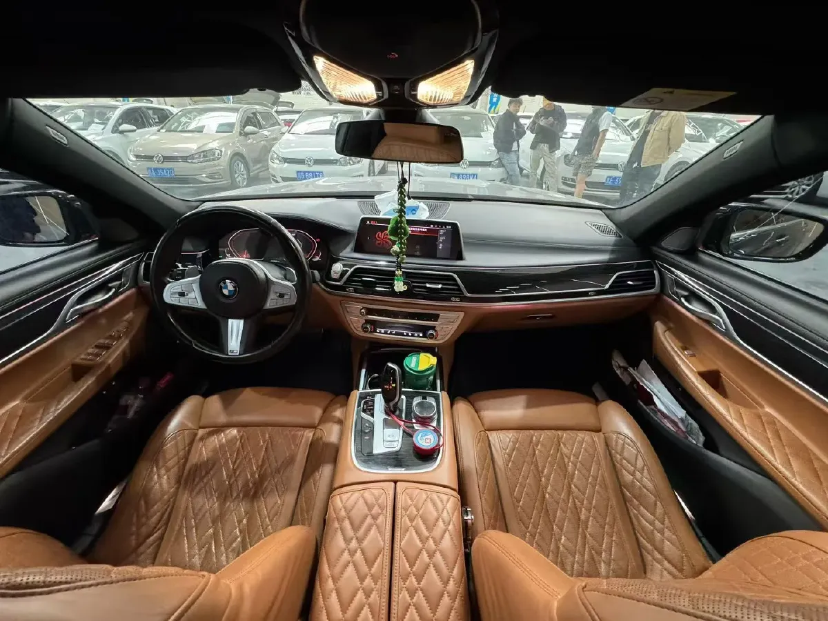 2021 BMW 7 Series 2.0T 265HP L4 8AT,autocango,china used car exporter,china ev exporter,chinese used car exporter,chinese used ev exporter