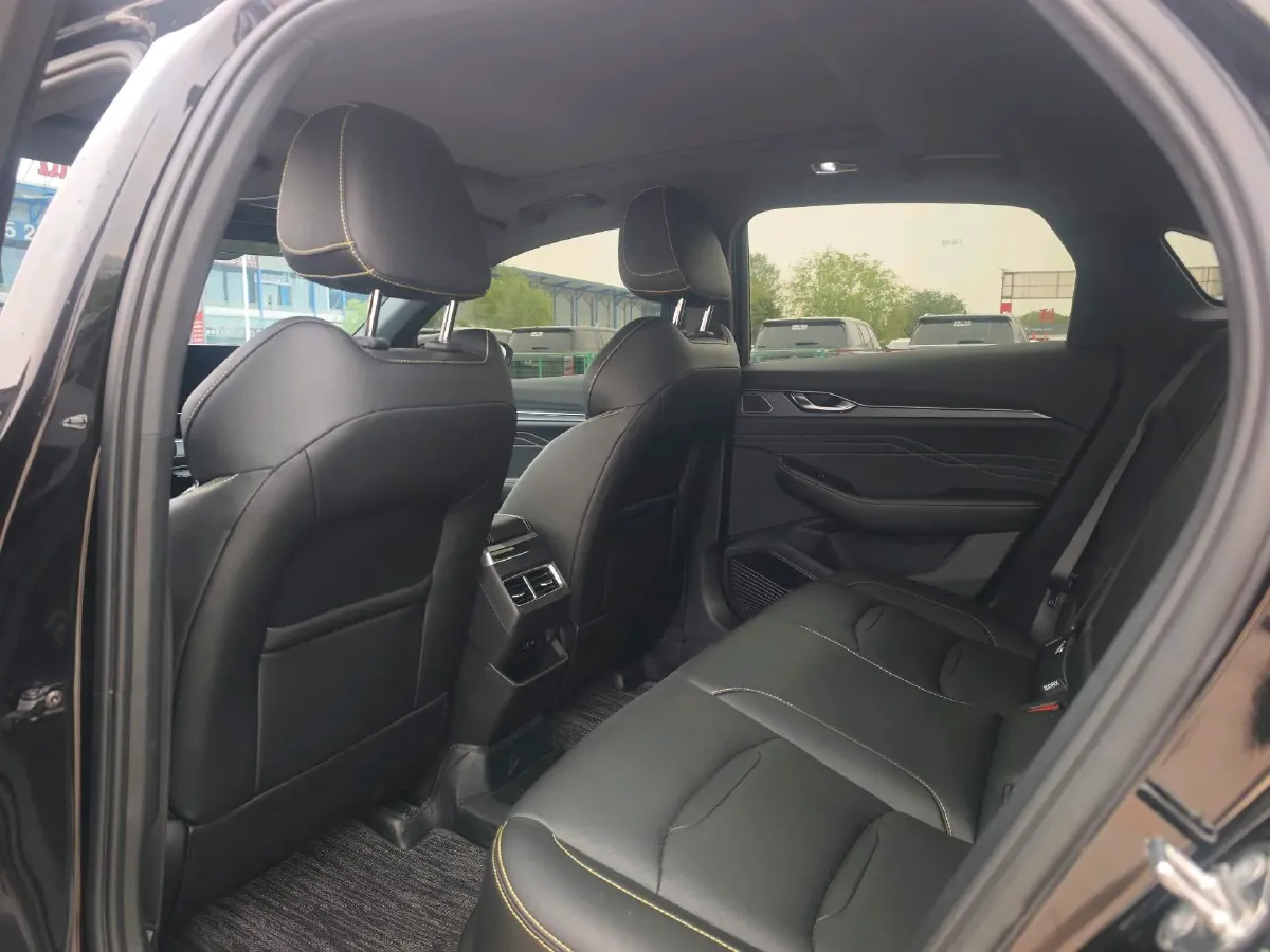 2023 Geely Preface 1.5T 181HP L4 7DCT,autocango,china used car exporter,china ev exporter,chinese used car exporter,chinese used ev exporter