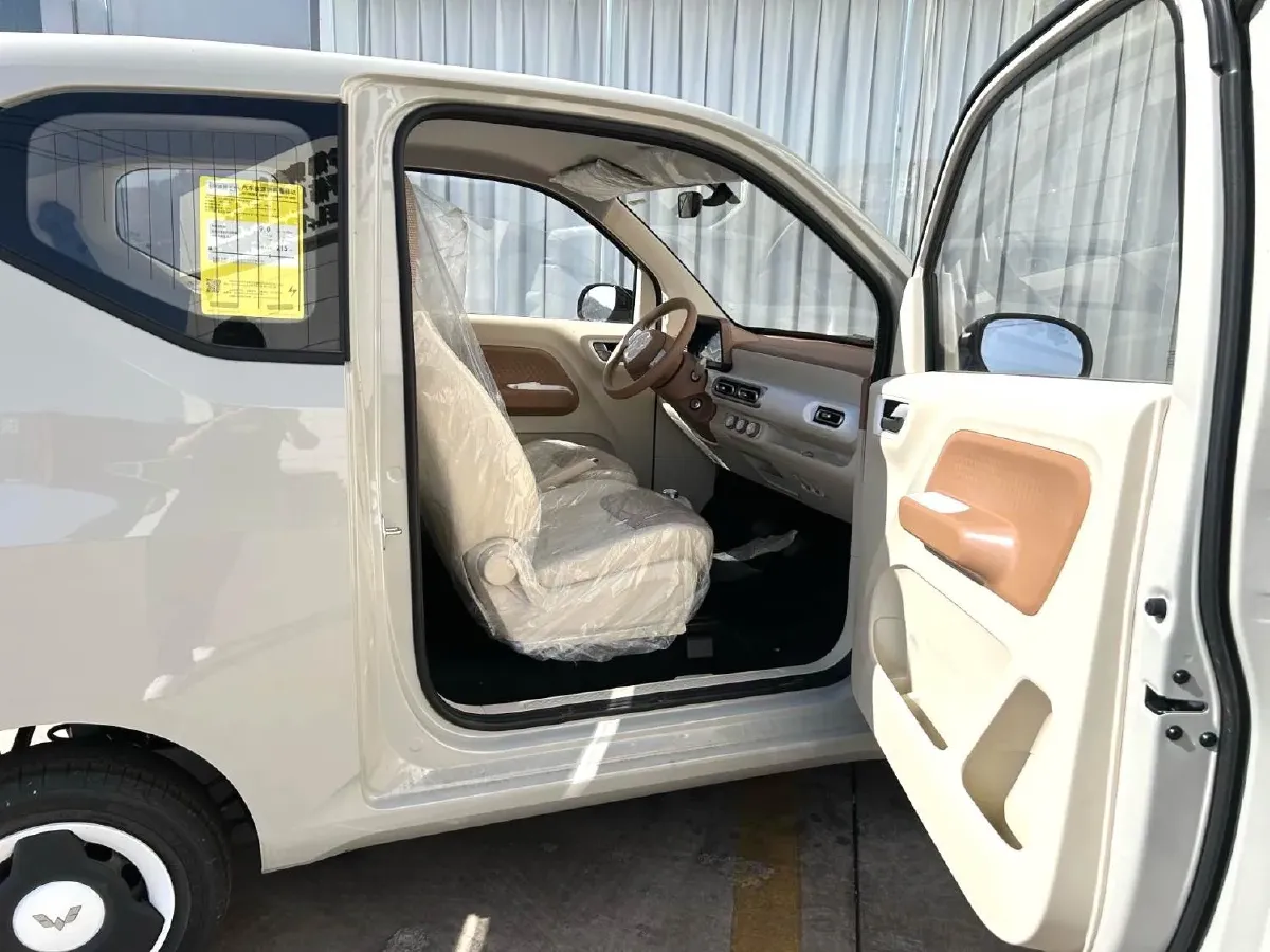 2024 WuLing HongGuang MINI EV BEV 17.3KWH,autocango,china used car exporter,china ev exporter,chinese used car exporter,chinese used ev exporter