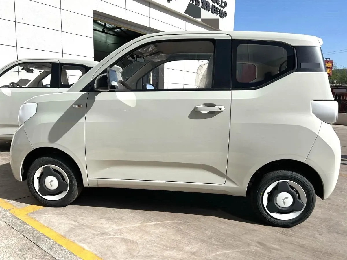 2024 WuLing HongGuang MINI EV BEV 17.3KWH,autocango,china used car exporter,china ev exporter,chinese used car exporter,chinese used ev exporter