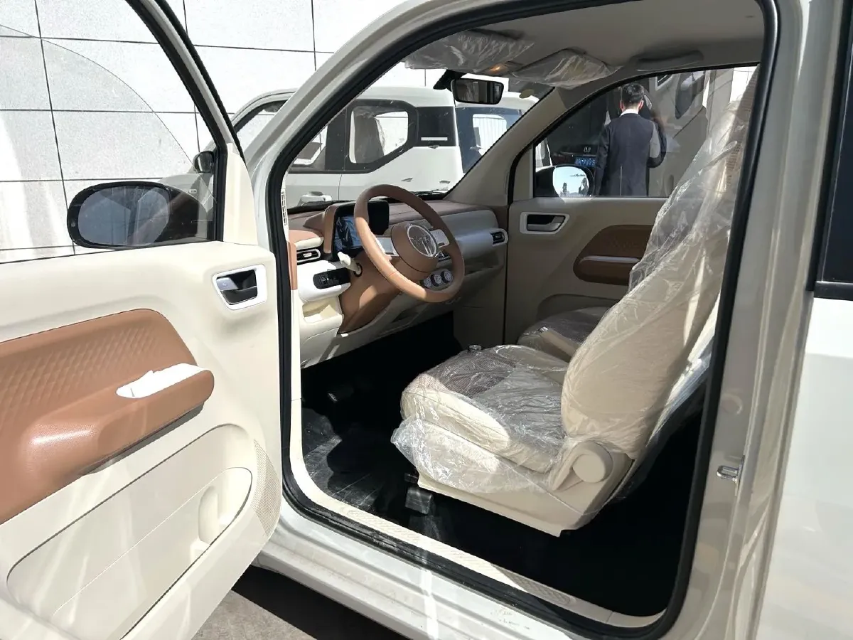 2024 WuLing HongGuang MINI EV BEV 17.3KWH,autocango,china used car exporter,china ev exporter,chinese used car exporter,chinese used ev exporter