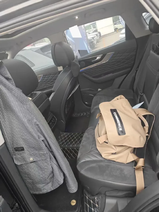 2022 HongQi HS5 2.0T 224HP L4 6AT,autocango,china used car exporter,china ev exporter,chinese used car exporter,chinese used ev exporter