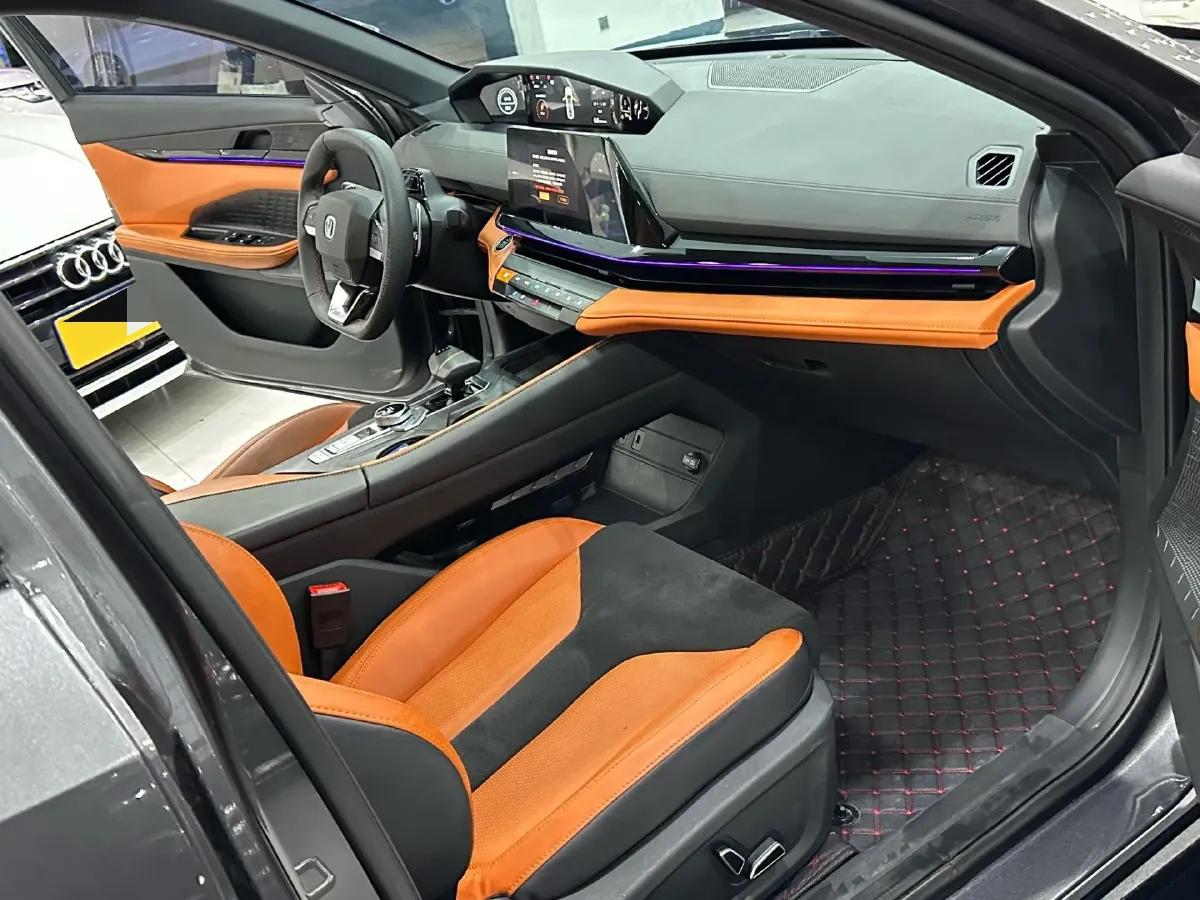 2023 ChangAn UNI-V 1.5T 188HP L4 7DCT,autocango,china used car exporter,china ev exporter,chinese used car exporter,chinese used ev exporter