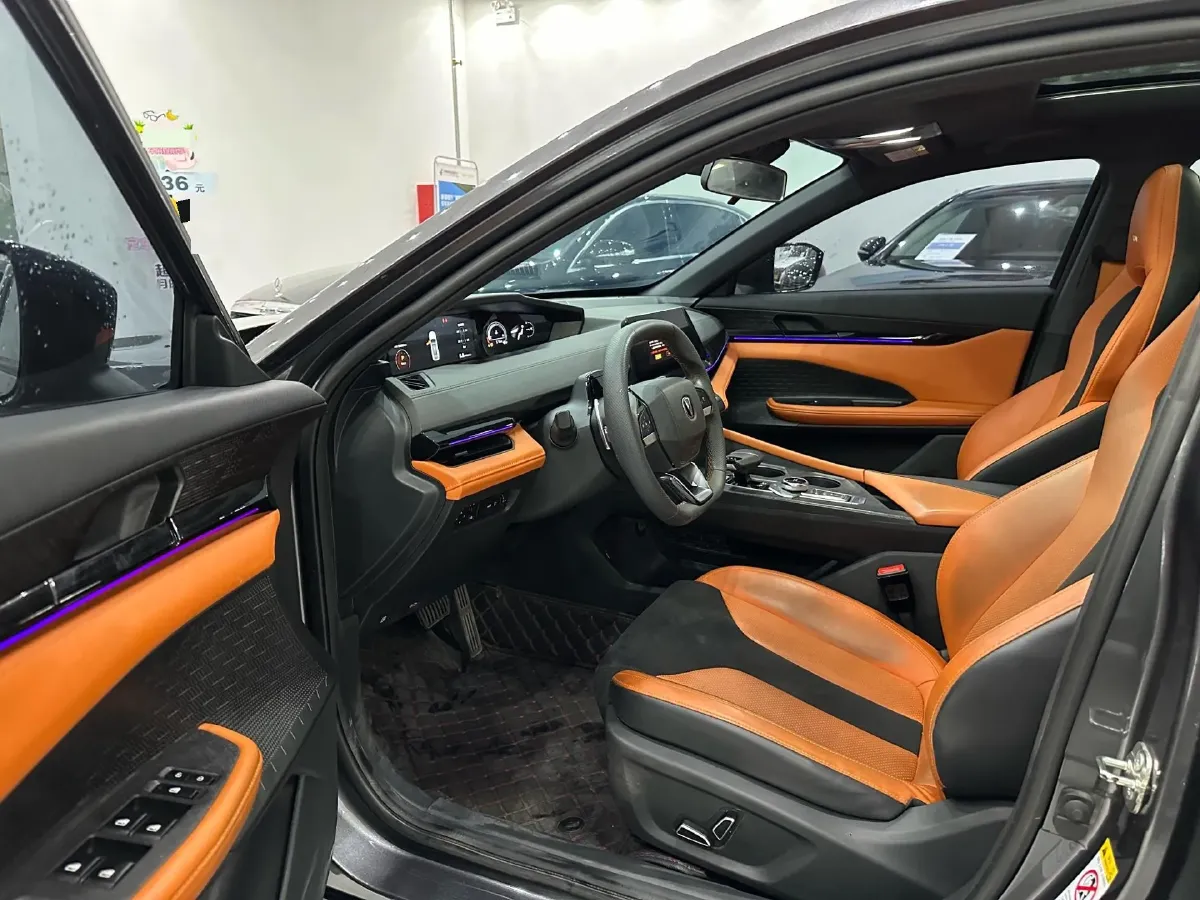 2023 ChangAn UNI-V 1.5T 188HP L4 7DCT,autocango,china used car exporter,china ev exporter,chinese used car exporter,chinese used ev exporter