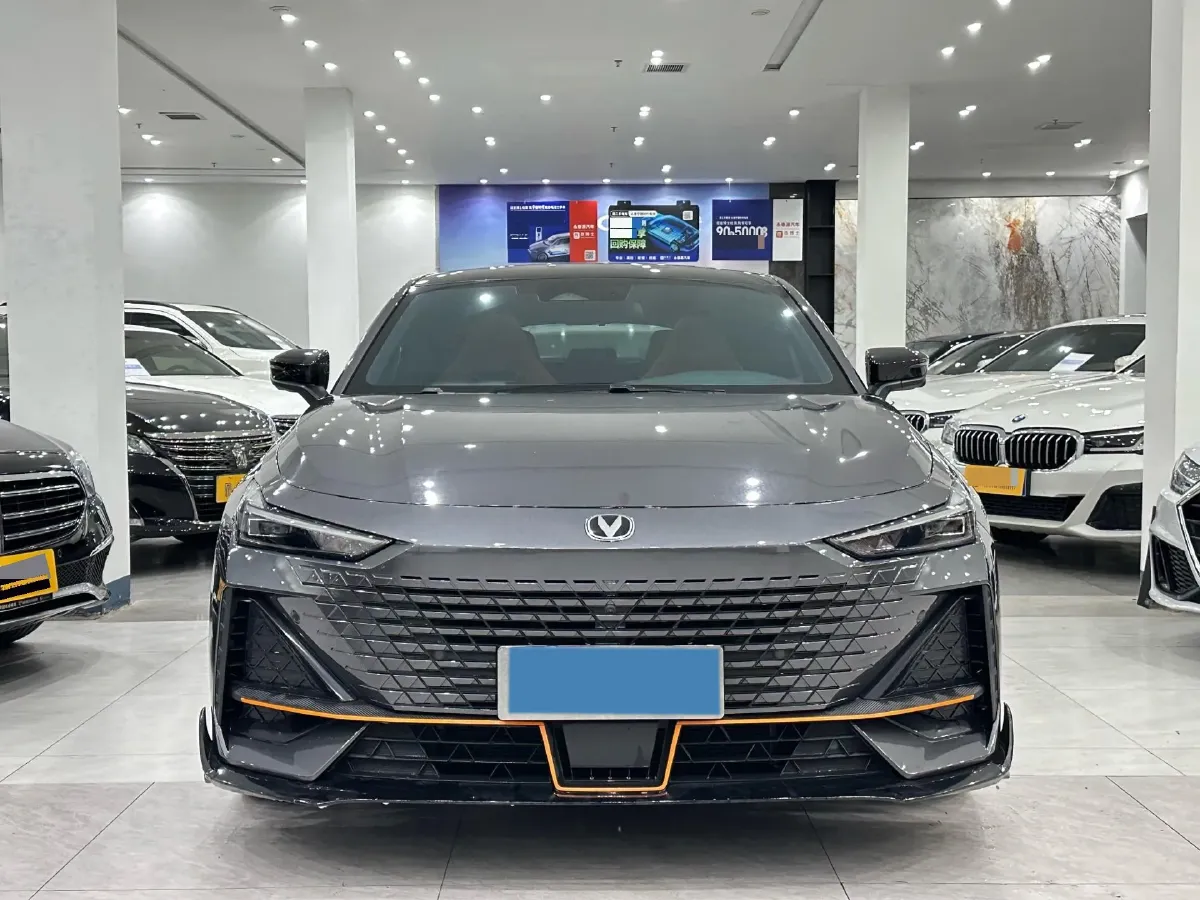 2023 ChangAn UNI-V 1.5T 188HP L4 7DCT,autocango,china used car exporter,china ev exporter,chinese used car exporter,chinese used ev exporter