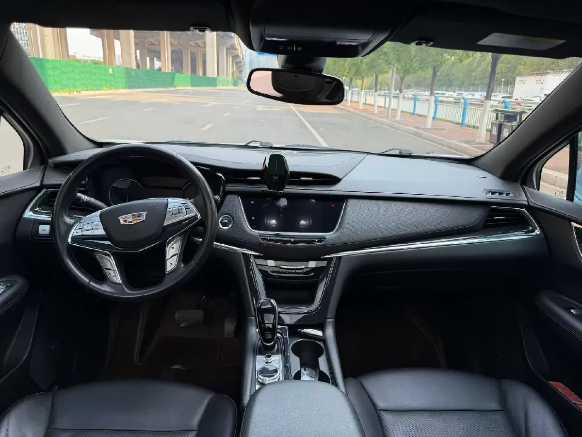 2021 Cadillac XT5 2.0T 237HP L4 9AT,autocango,china used car exporter,china ev exporter,chinese used car exporter,chinese used ev exporter