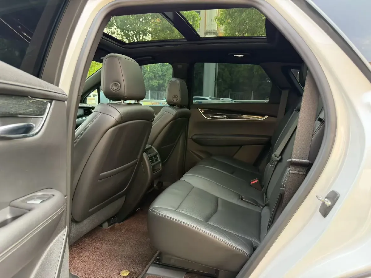 2021 Cadillac XT5 2.0T 237HP L4 9AT,autocango,china used car exporter,china ev exporter,chinese used car exporter,chinese used ev exporter