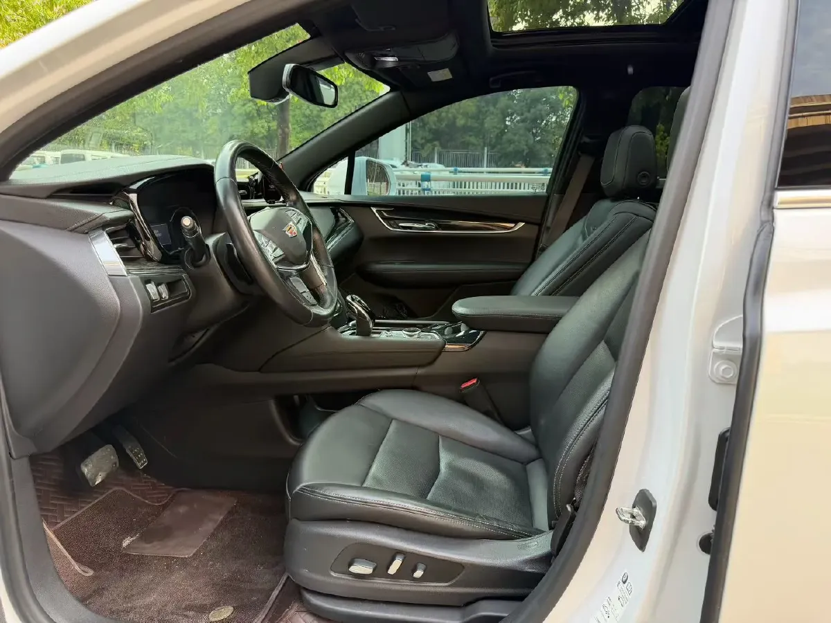 2021 Cadillac XT5 2.0T 237HP L4 9AT,autocango,china used car exporter,china ev exporter,chinese used car exporter,chinese used ev exporter