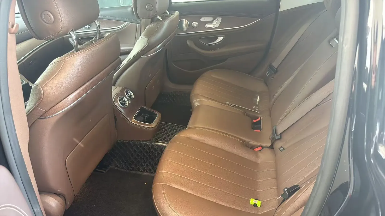 2022 Mercedes-Benz E Class 2.0T 258HP L4 9AT,autocango,china used car exporter,china ev exporter,chinese used car exporter,chinese used ev exporter