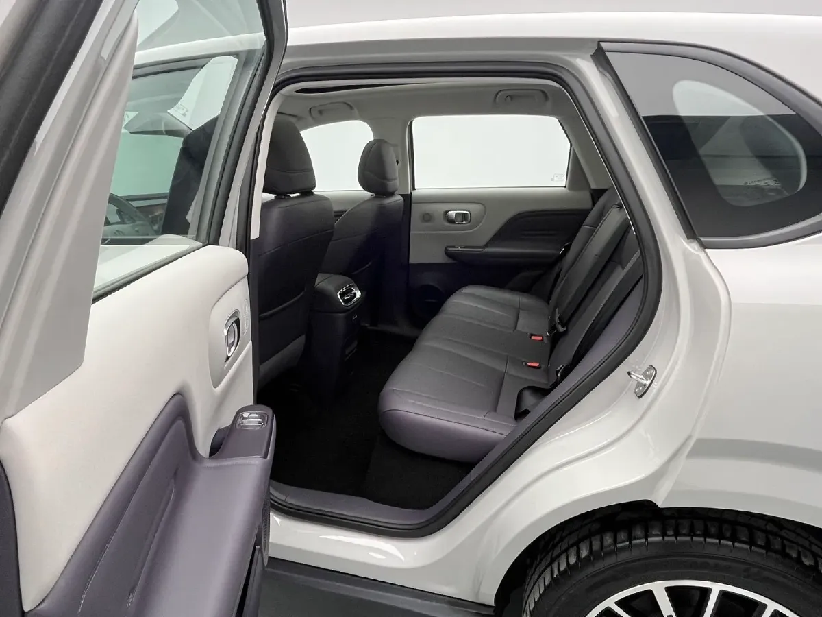 2025 Leapmotor B10 BEV 56.2KWH,autocango,china used car exporter,china ev exporter,chinese used car exporter,chinese used ev exporter